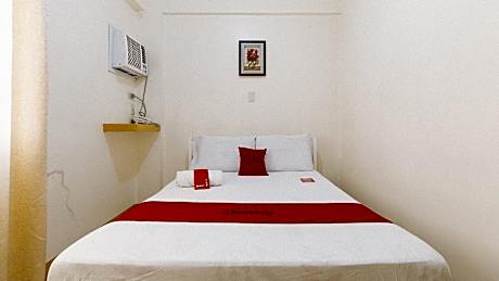 RedDoorz @ Golden Skye Hotel Guagua