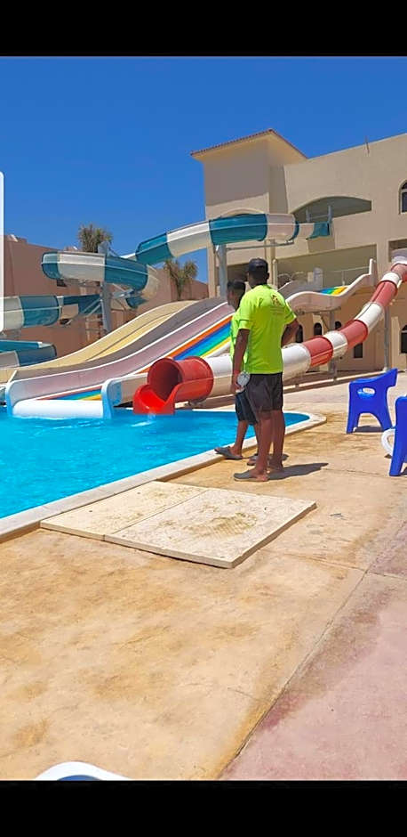 Laserina Palm Beach for families only with ground floor with big garden there is entrance extra fees 250 LE per adult