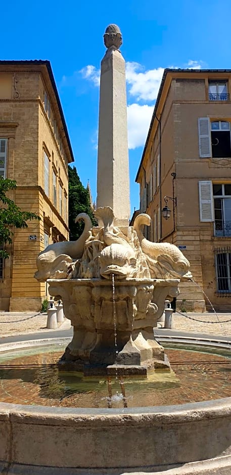 Les Quatre Dauphins
