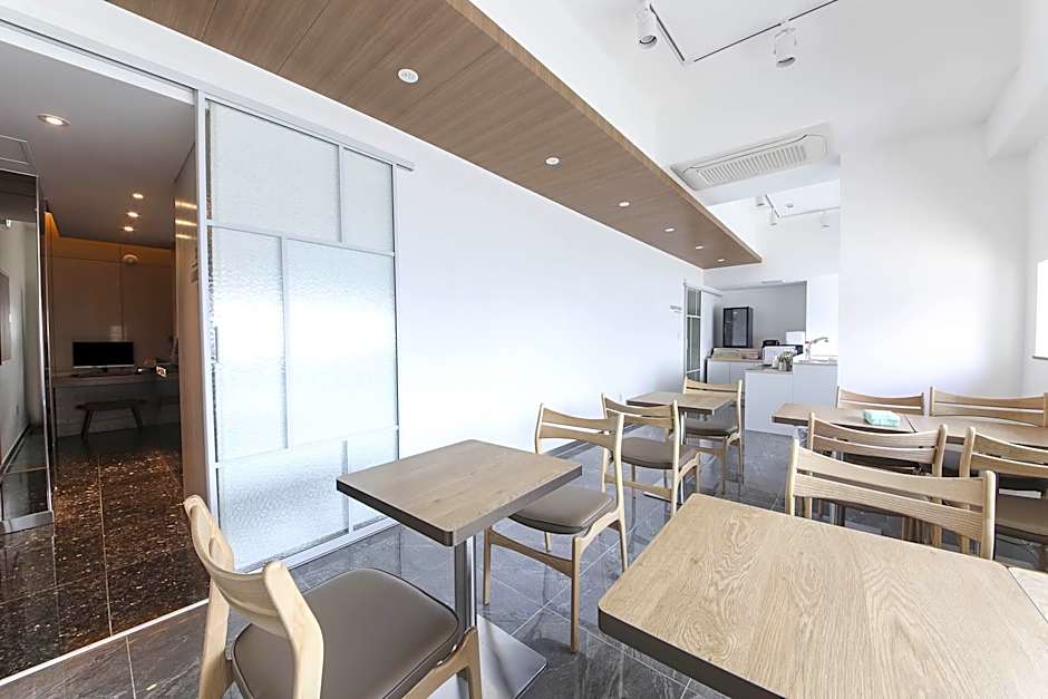Gyeongju H Avenue Hwangridangil Branch