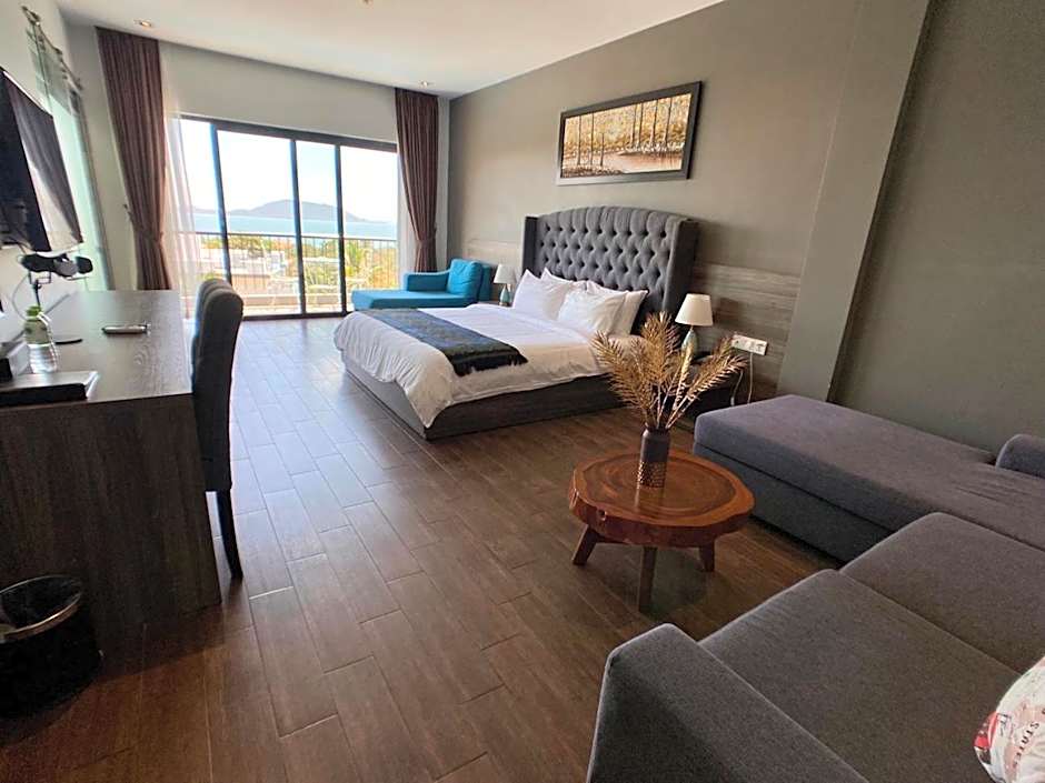 Photo 1 of 7 of Suite