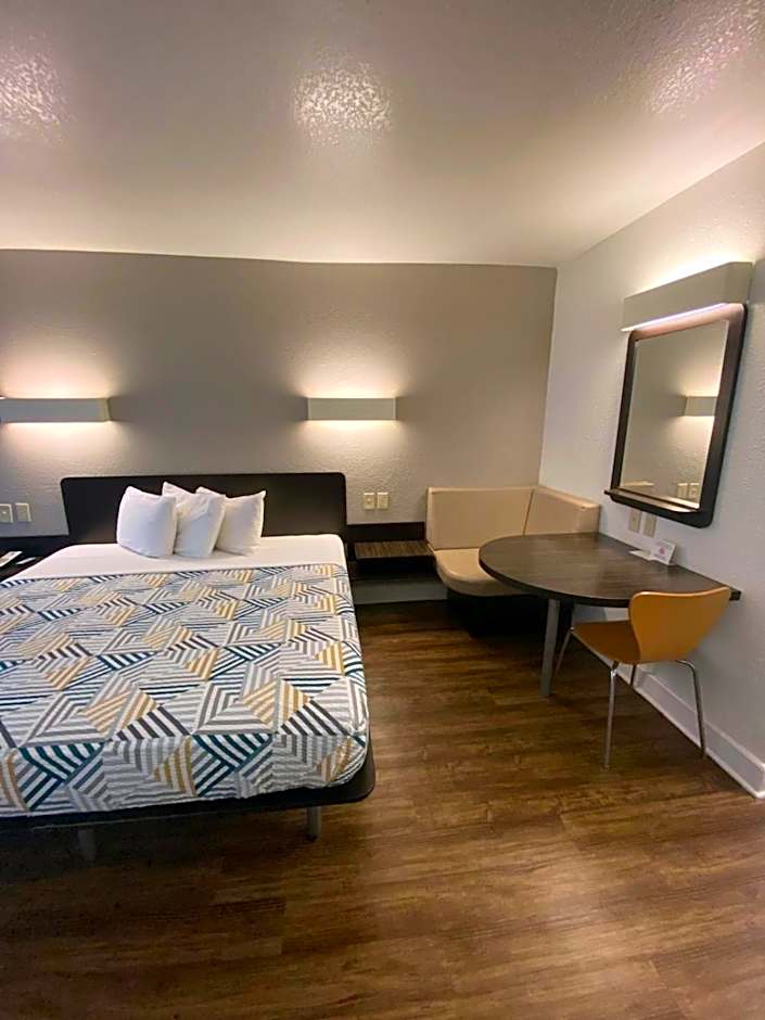 Motel 6 Manchester, TN