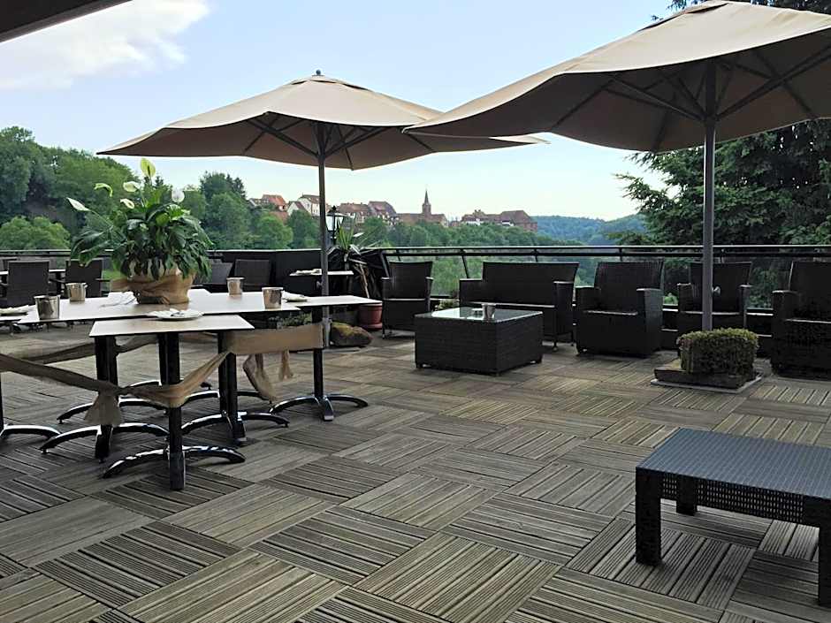 Logis Hôtel-Restaurant Aux Trois Roses