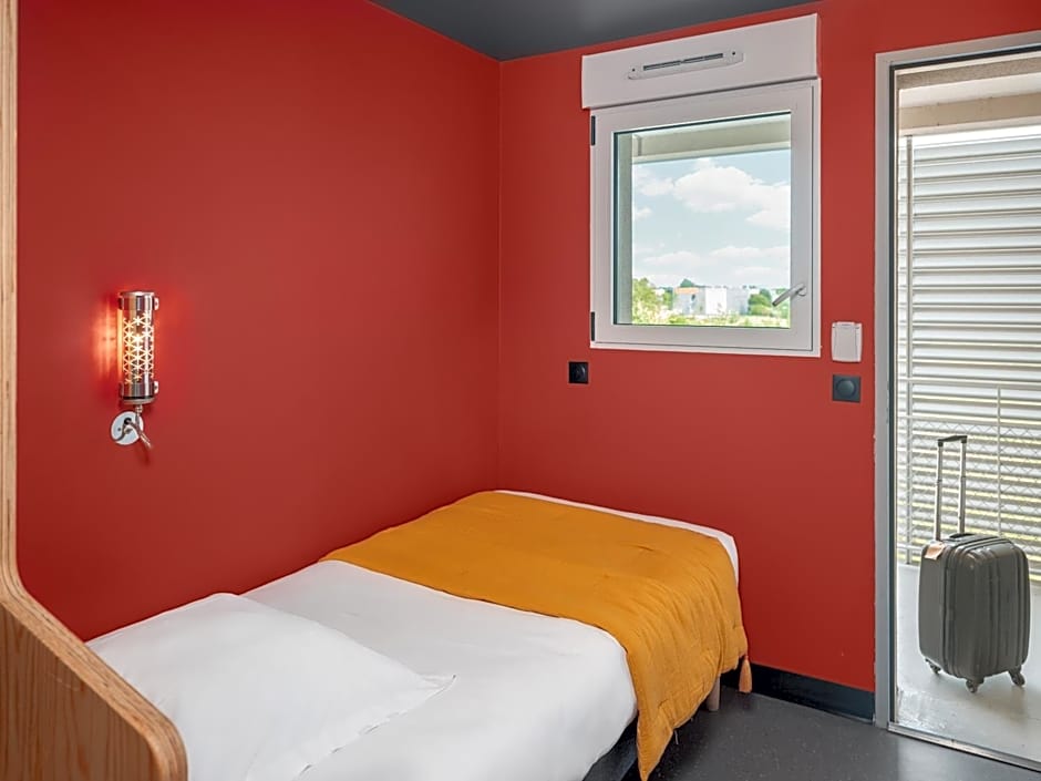 Eklo Paris Roissy CDG Airport