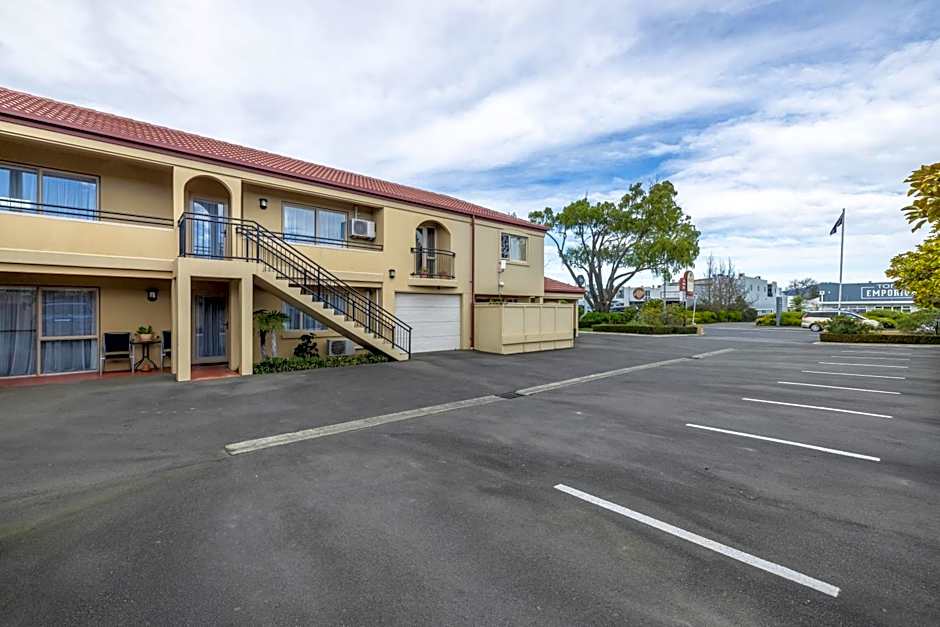 Lorenzo Motor Lodge