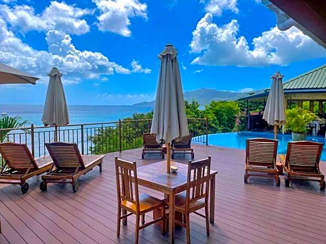 Treasure Cove Hotel & Restaurant