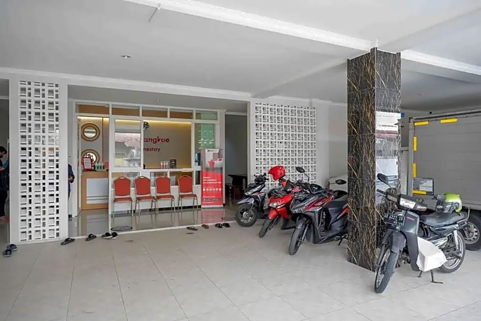 De Mangkoe Homestay by RedDoorz – Banjarsari, Surakarta, SD