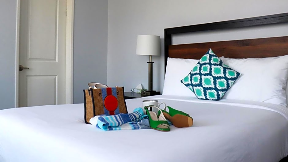 Hometel Suites