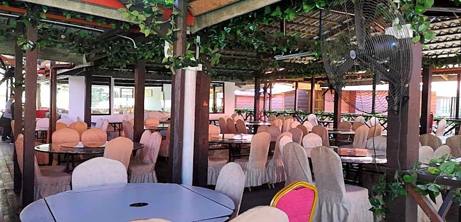 Gayang friendly water house homestay