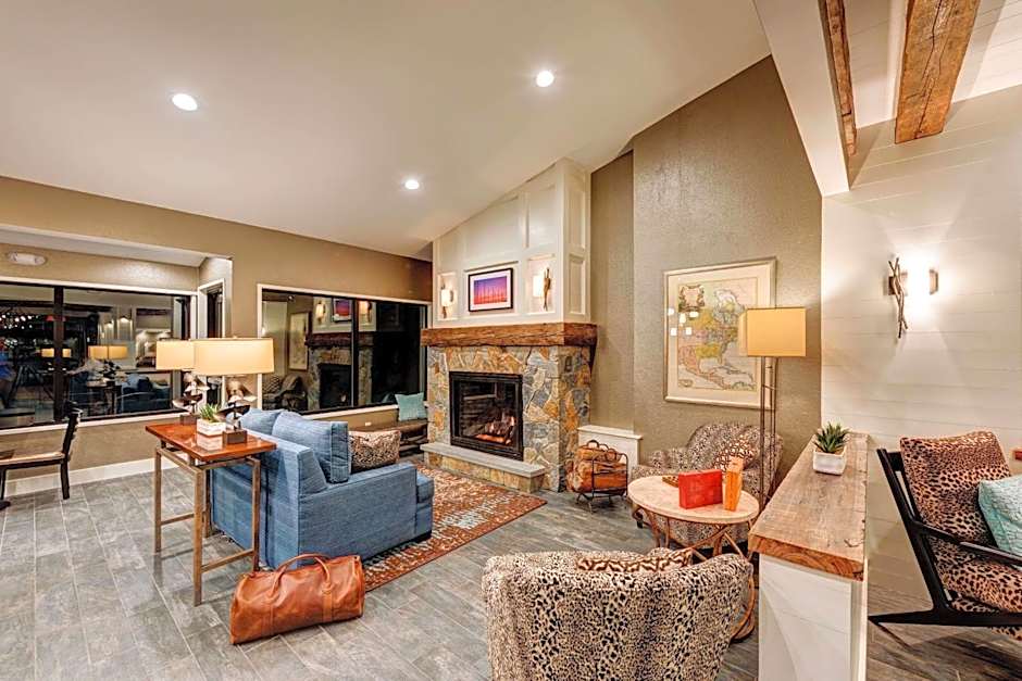 The Garrison Hotel & Suites Dover-Durham, Ascend Hotel Collection
