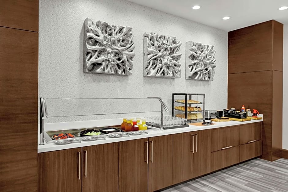 Hilton Garden Inn Charlotte Waverly