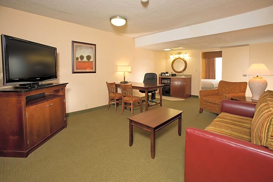 Embassy Suites by Hilton Tulsa I-44