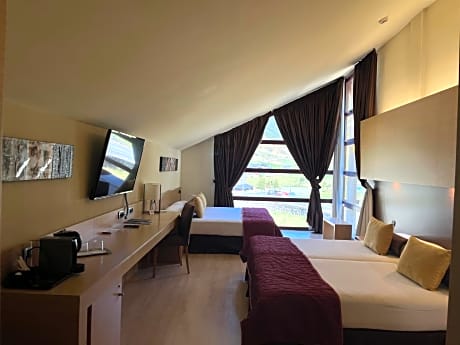 Deluxe Family Room