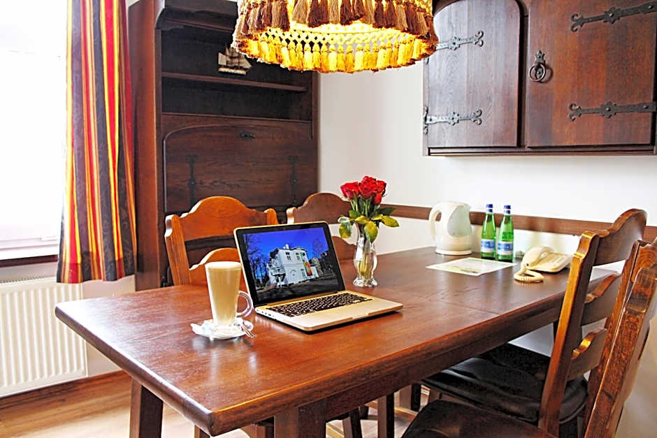 NB hotel with free parking