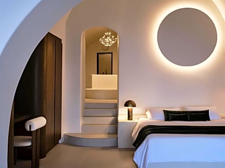 Deluxe Suite with Hot Tub and Caldera View