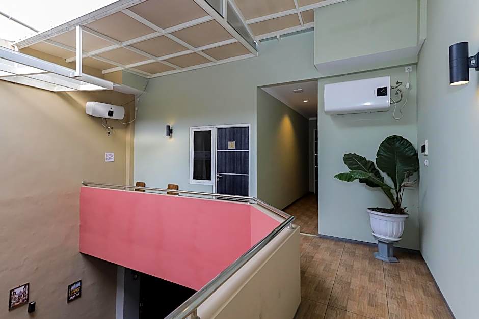 RedDoorz Plus @ Swun Stay Raya Langsep