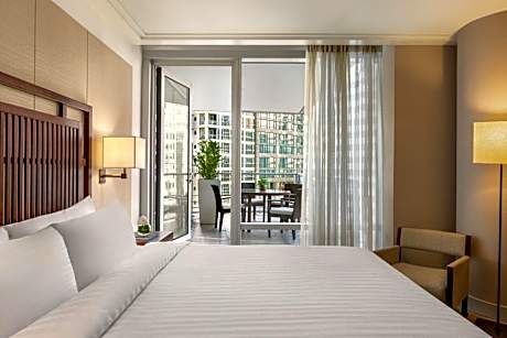 One-Bedroom Deluxe Suite with Balcony