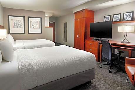 Room, 2 Queen Beds (Mobility/Hearing Access, Roll-In Shwr) (2 Queen Beds)