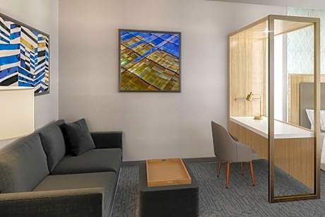 King Suite with Trundle Bed