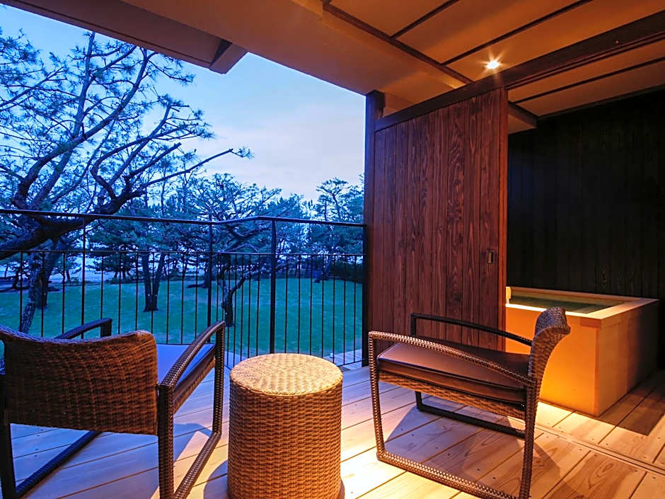 Awaji Hamarikyu Takumi