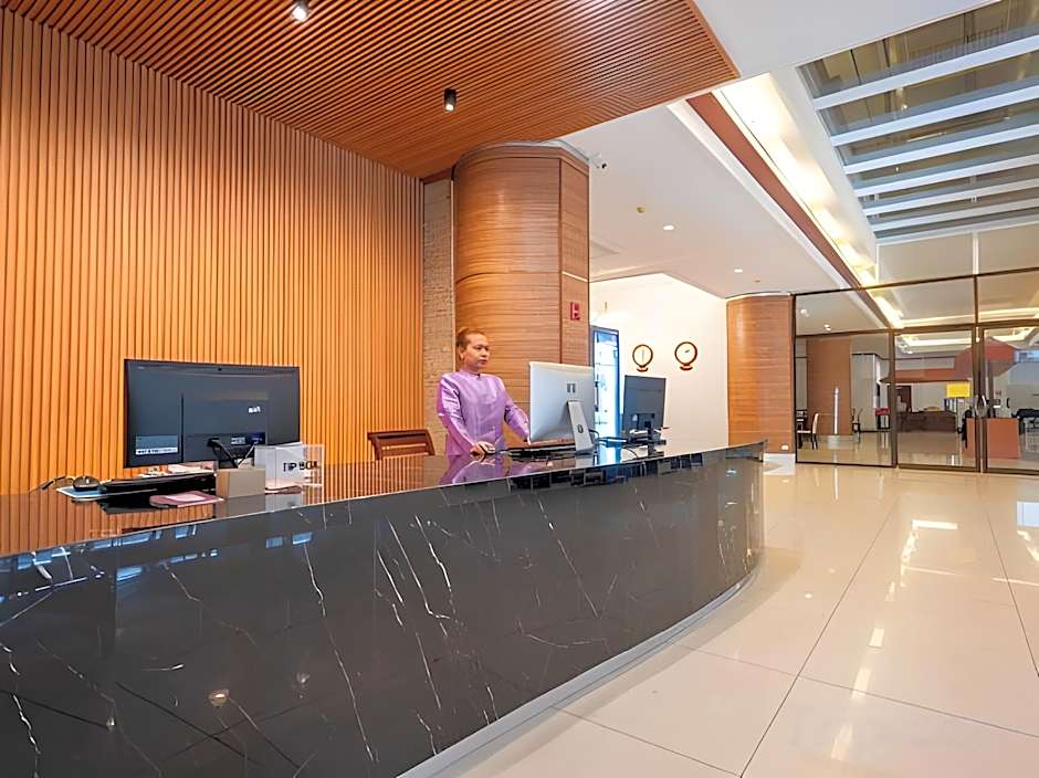 The President Hotel at Chokchai 4