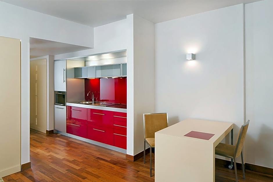 Mamaison Residence Diana