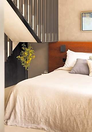 Courtyard Duplex One-Bedroom