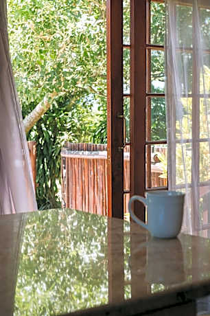 One-Bedroom Apartment with Splash Pool