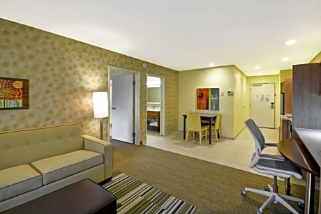 One-Bedroom King Suite - Non-Smoking