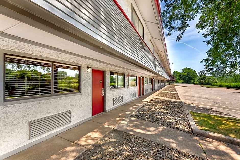 Red Roof Inn Erie - I-90