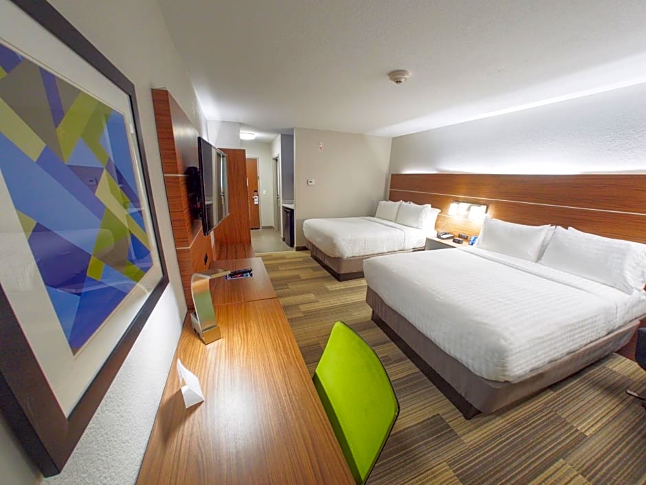 Holiday Inn Express & Suites Moore, an IHG Hotel