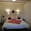 Logis Hotel le Petit Manoir Rest. la Tonnelle