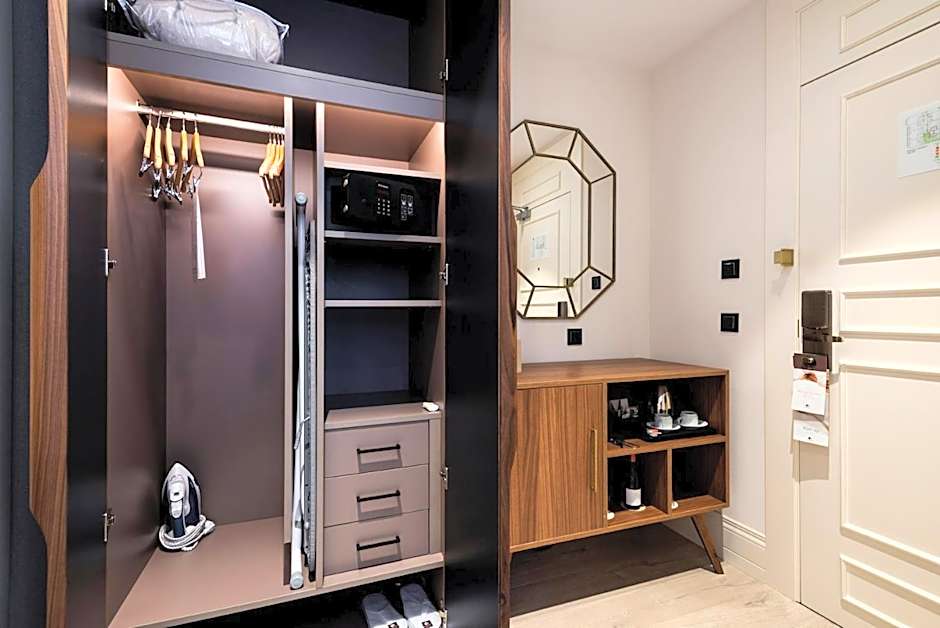 DoubleTree by Hilton Madrid - Prado