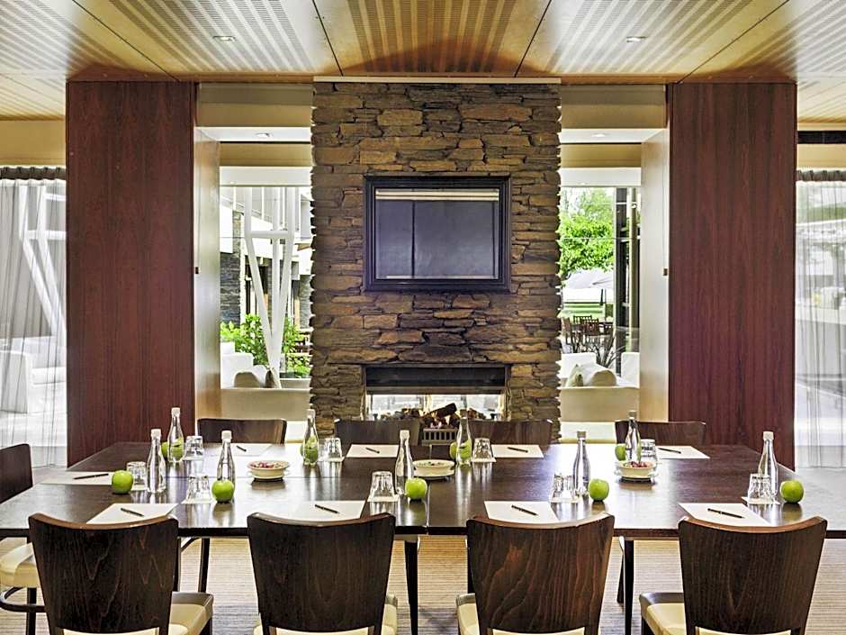 Novotel Queenstown Lakeside