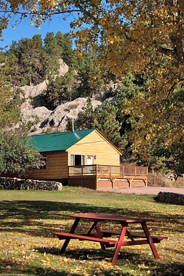 Rock Crest Lodge & Cabins