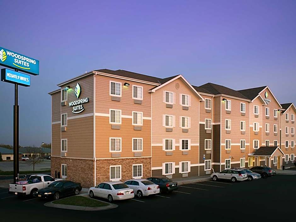 WoodSpring Suites Lincoln Northeast I-80