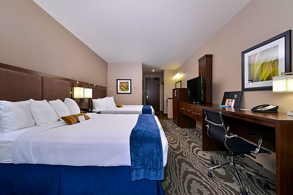 Best Western Plus Williston Hotel & Suites