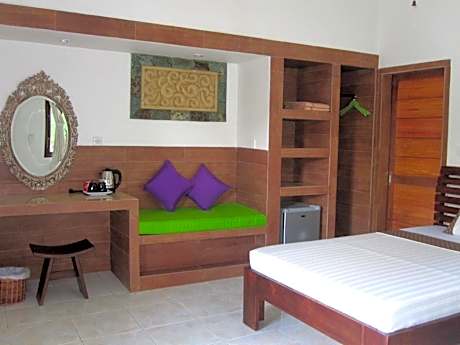 One-Bedroom Twin Bungalow with Garden View