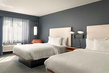 Deluxe Queen Room with Two Queen Beds