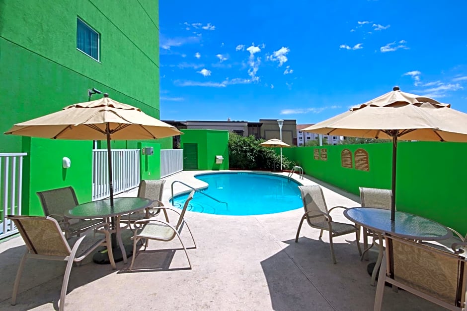 Holiday Inn Express Hotel & Suites Cd. Juarez - Las Misiones