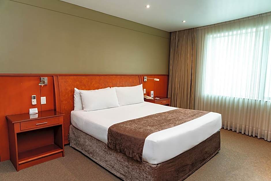 Suites Camino Real