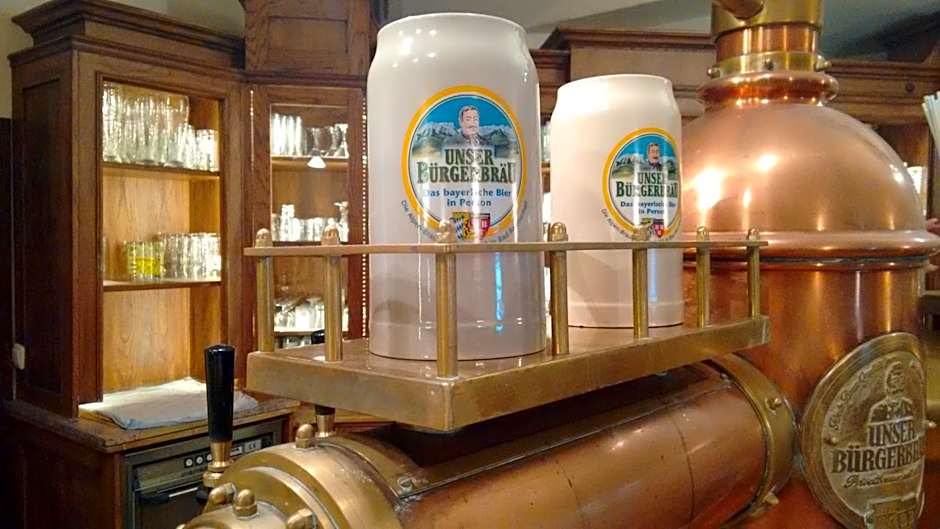 Altstadt- und Businesshotel Pfaubräu - Brauereigasthof - Frühstücksbuffet - kostenfreie Radgarage - Hunde willkommen