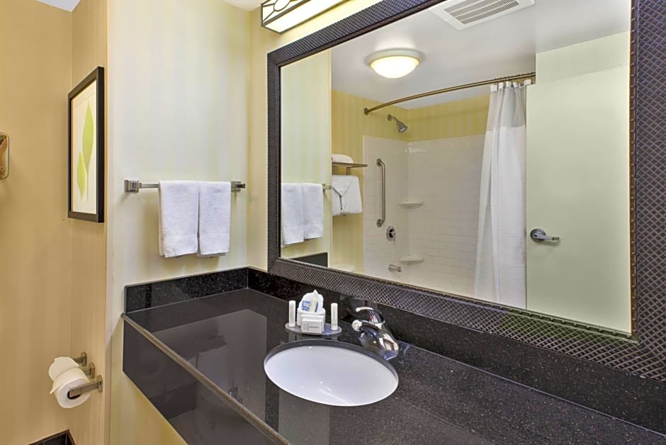 Fairfield Inn & Suites by Marriott Lexington North