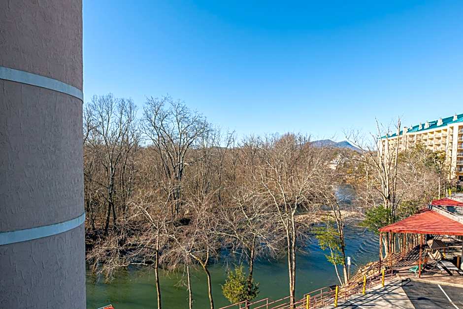 River Bend Inn - Pigeon Forge