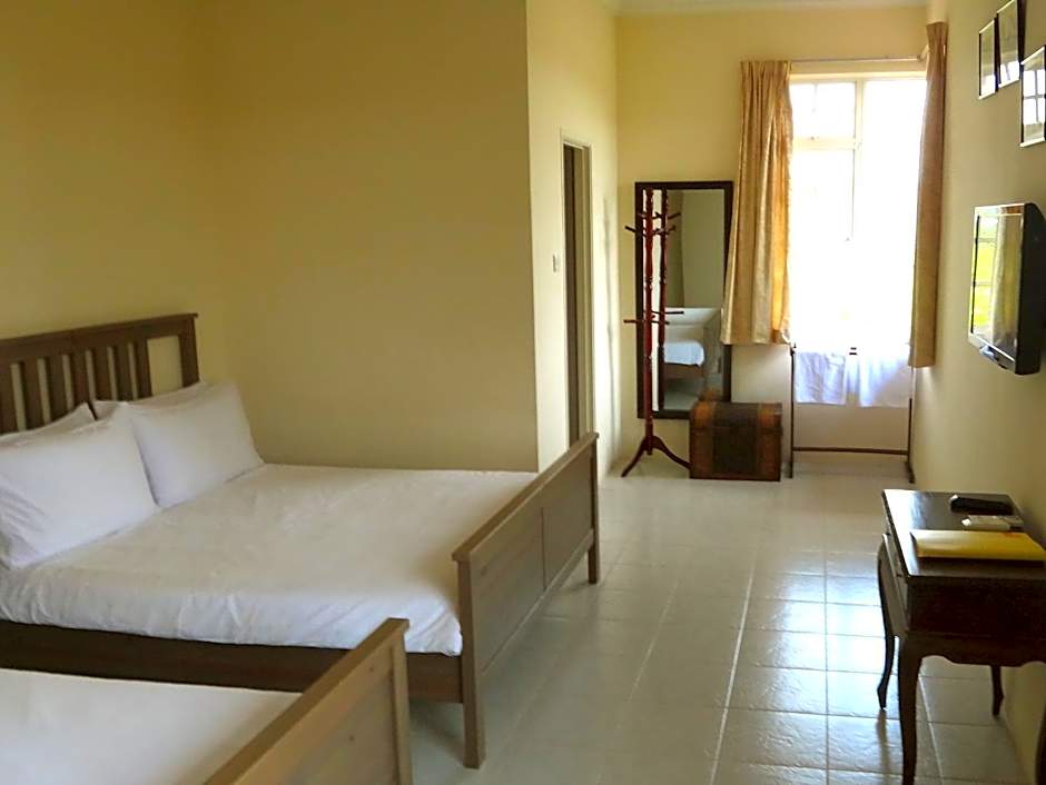 Rumah Putih B&B near KLIA