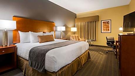 King Room with Bath Tub - Mobility Accessible/Non-Smoking