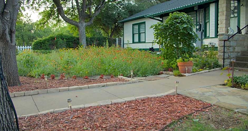Granbury Gardens Bed and Breakfast