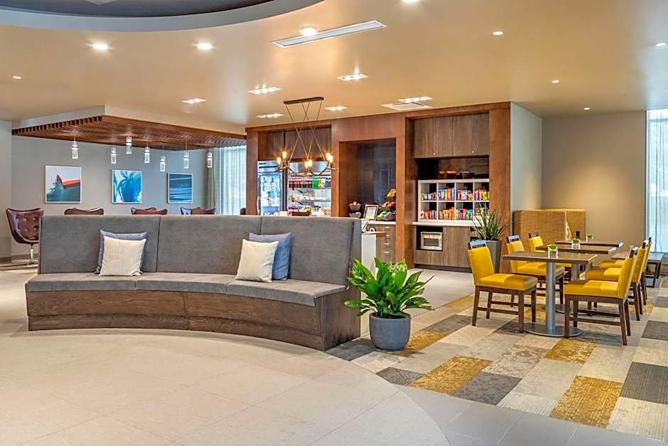 Cambria Hotel Milwaukee Downtown