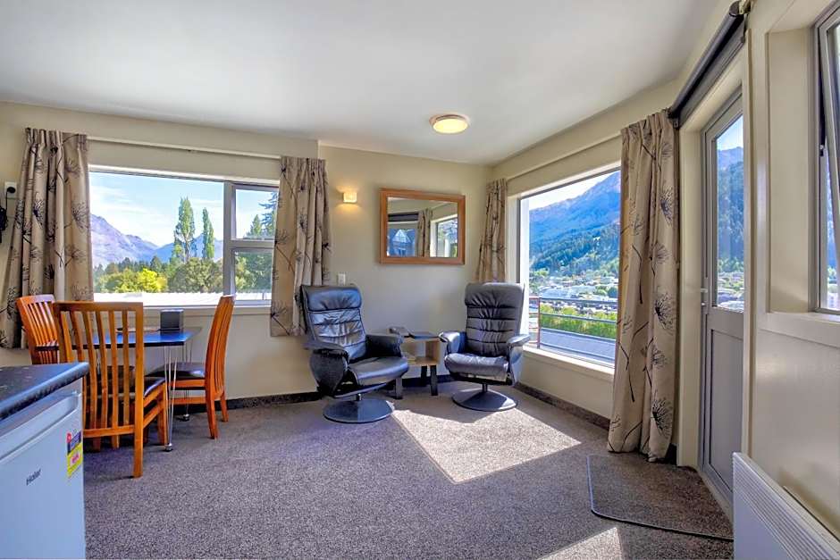 Caples Court Motel & Apartments