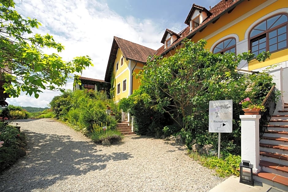 Sattlerhof Genießerhotel & Weingut